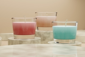 彩色香薰蜡烛装饰物摄影图片